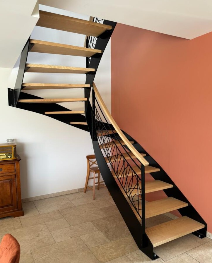 Escalier métallique réalisé par LGM Métallerie